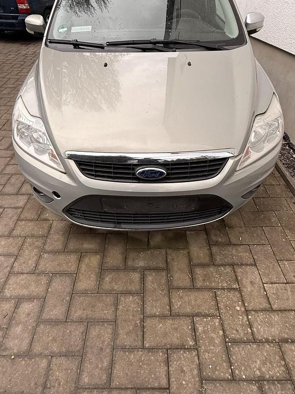 Gebraucht Ford Focus 2010 Grau Kombi