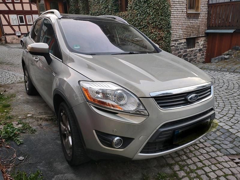 Gebraucht Ford Kuga 140 PS (102 kW) 2010 Silber SUV