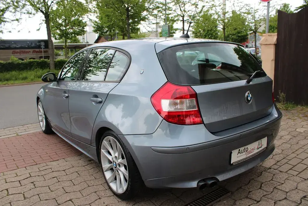 Gebraucht BMW 130 Shadowline 265 PS (194 kW) 2006 Blau Kleinwagen