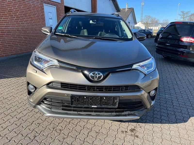 Gebraucht Toyota RAV4 Edition-S 143 PS (105 kW) 2017 SUV