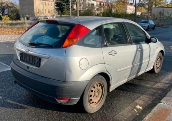Gebraucht Ford Focus Ghia 116 PS (85 kW) 2002 Grau Kleinwagen
