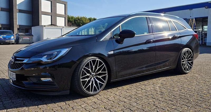 Schwarz Gebraucht 2017 Opel Astra Innovation Kombi | 11.399 € (Guter Preis) - Bild 1/4