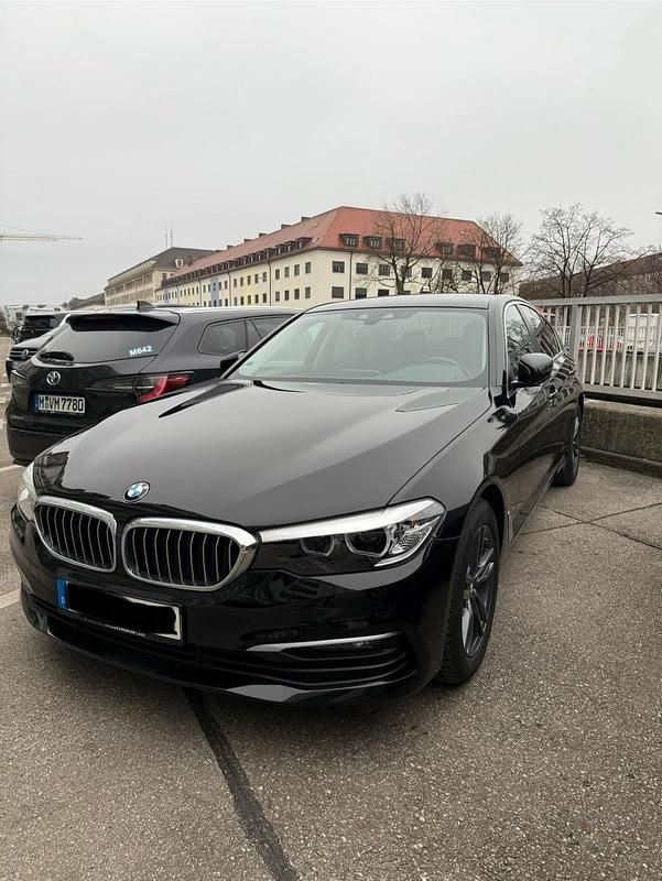 Schwarz Gebraucht 2020 BMW 520 Limousine | 19.500 € (Fairer Preis) - Bild 1/4
