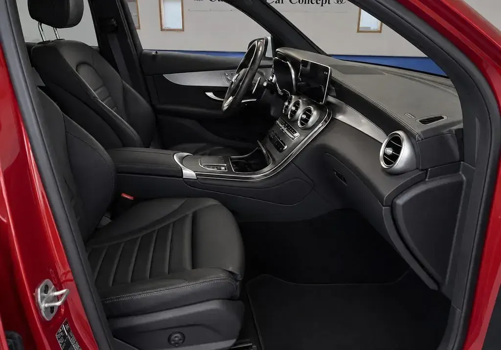 Gebraucht Mercedes GLC43 AMG AMG 390 PS (286 kW) 2023 Manufaktur hyazinrot SUV