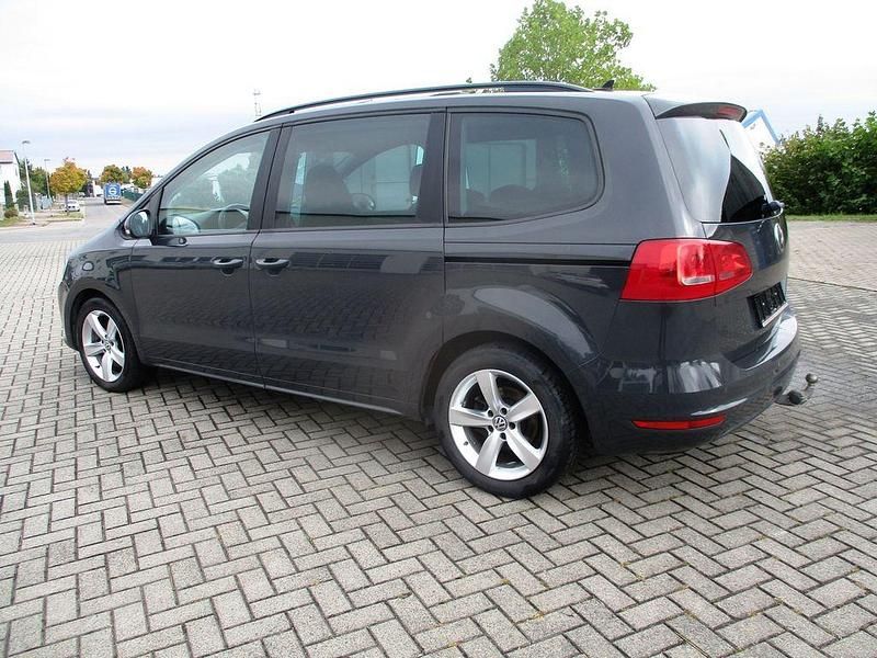 Gebraucht VW Sharan Trendline 140 PS (102 kW) 2011 Grau Van / Kleinbus