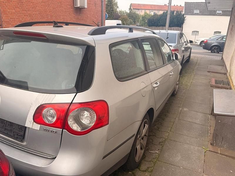 Gebraucht VW Passat 140 PS (102 kW) 2008 Grau Kombi
