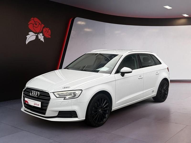 Gebraucht Audi A3 Design 150 PS (110 kW) 2019 Gletscherweiß metallic Limousine