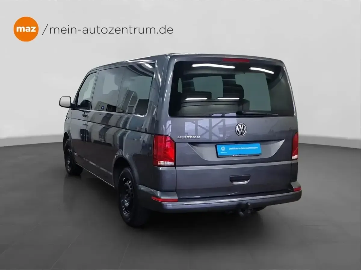 Gebraucht VW Multivan Trendline 150 PS (110 kW) 2021 Grau Van / Kleinbus