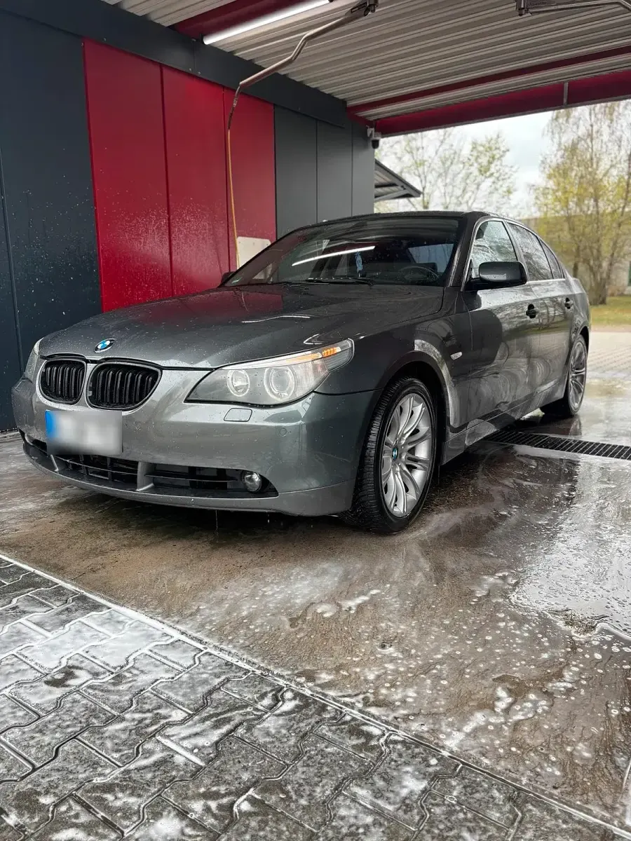 Gebraucht BMW 525 231 PS (169 kW) 2007 Grau Limousine