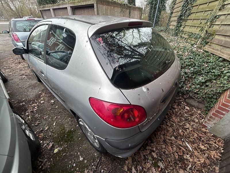 Gebraucht Peugeot 206 Premium 90 PS (66 kW) 2000 Limousine