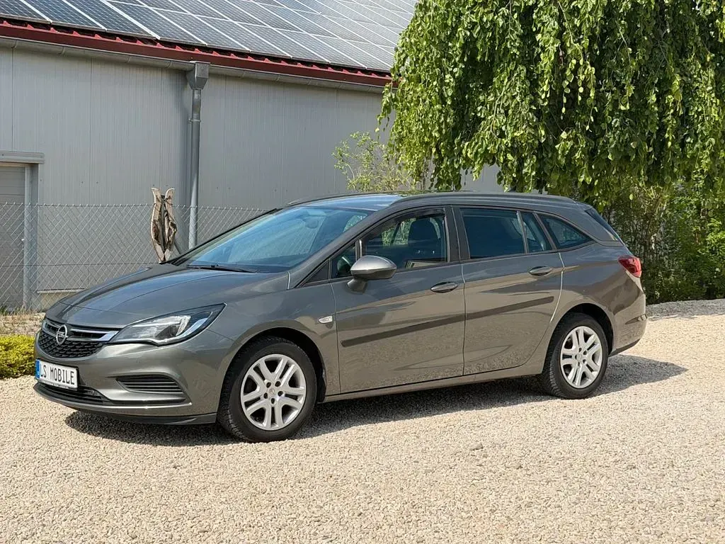 Gebraucht Opel Astra Edition 110 PS (80 kW) 2019 Grau Kombi