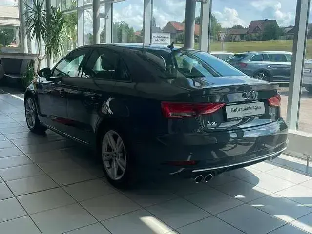 Gebraucht Audi A3 Sport 150 PS (110 kW) 2018 Grau Limousine
