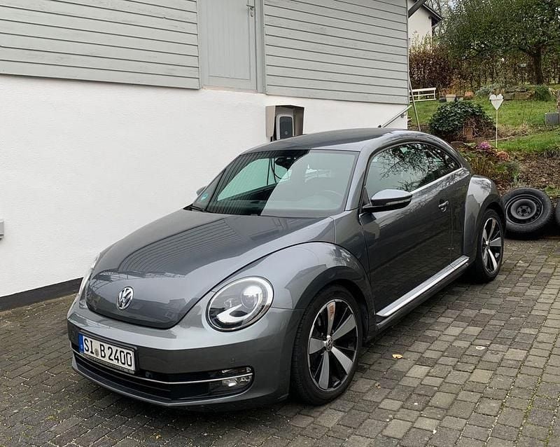 Grau Gebraucht 2013 VW Beetle Design Limousine | 8.900 € (Guter Preis) - Bild 1/4