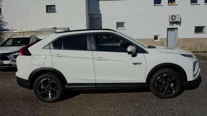Gebraucht Mitsubishi Eclipse Cross Basis 188 PS (138 kW) 2022 Weiß SUV