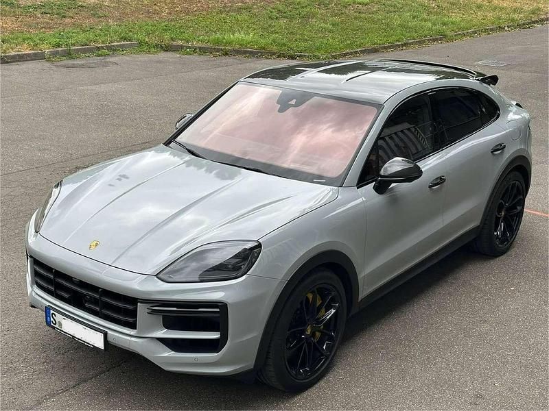 Weiß Gebraucht 2024 Porsche Cayenne Turbo SUV | 189.900 € - Bild 1/4