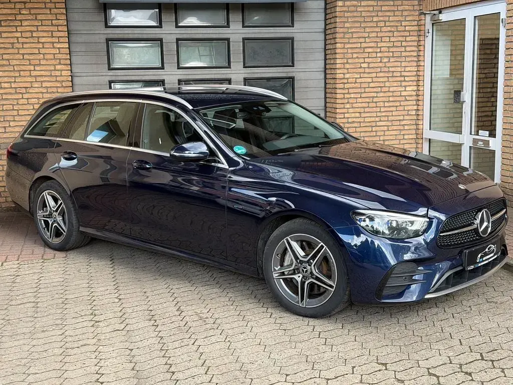 Gebraucht Mercedes E300 AMG 194 PS (142 kW) 2020 Blau Limousine