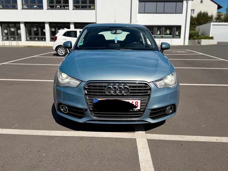 Second-hand Audi A1 86 CP (63 kW) 2011 Albastru Hatchback