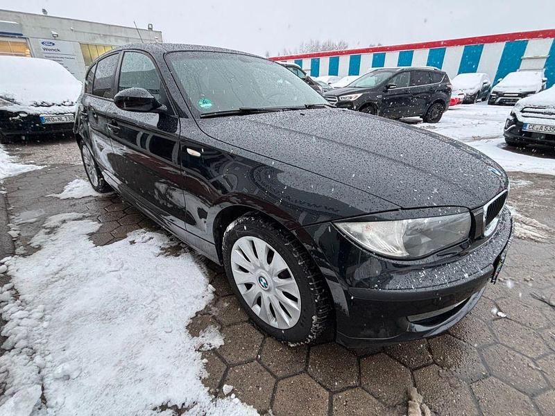 Gebraucht BMW 116 122 PS (89 kW) 2009 Schwarz Kleinwagen
