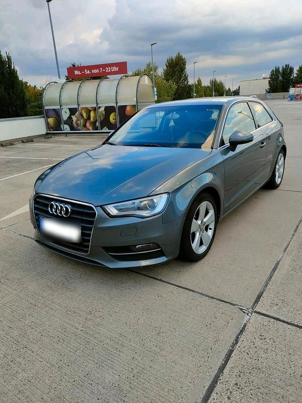 Gebraucht Audi A3 Ambiente 105 PS (77 kW) 2014 Grau Limousine