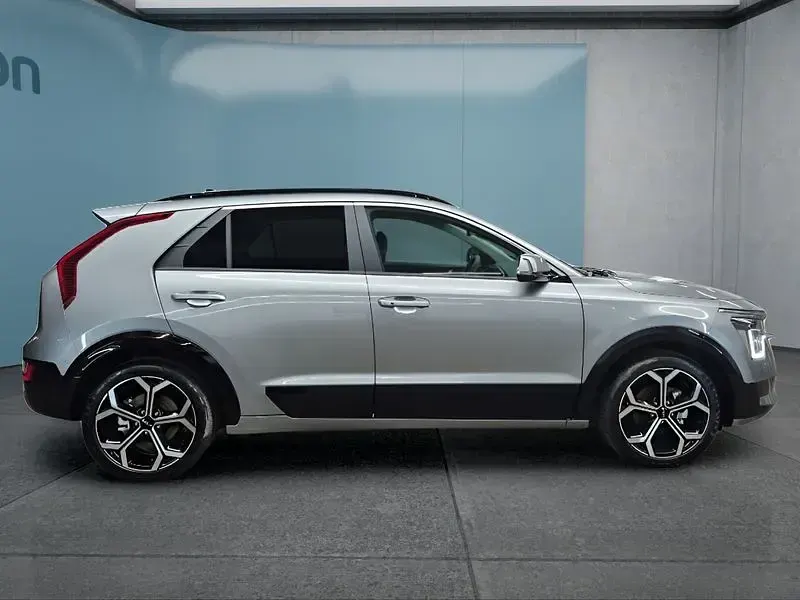 Używany Kia Niro 184 KM (135 kW) 2024 Szary SUV