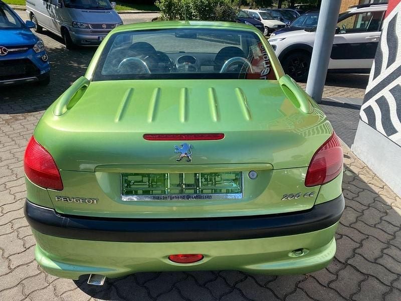 Gebraucht Peugeot 206 CC 109 PS (80 kW) 2003 Grün Cabrio