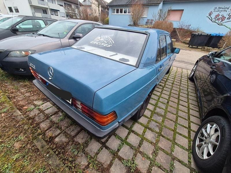Gebraucht Mercedes 190 122 PS (89 kW) 1983 Blau Limousine