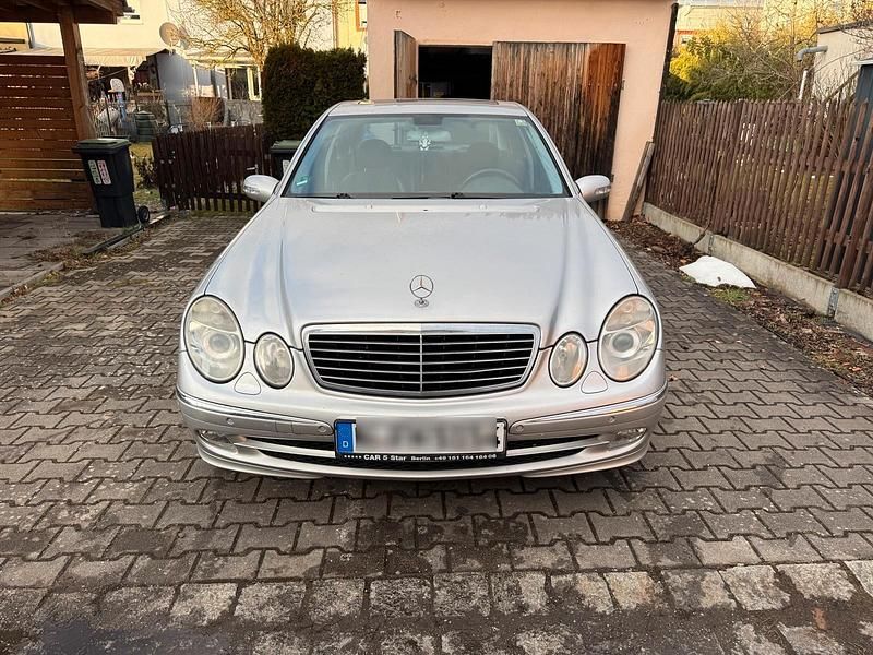 Gebraucht Mercedes E200 Avantgarde 163 PS (119 kW) 2004 Silber Limousine
