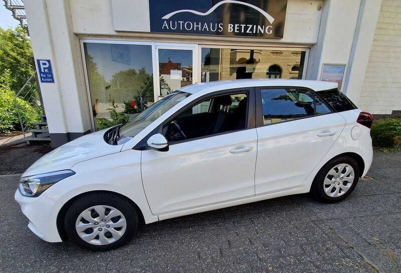 Weiß Gebraucht 2019 Hyundai i20 Kleinwagen | 10.944 € (Guter Preis) - Bild 1/4