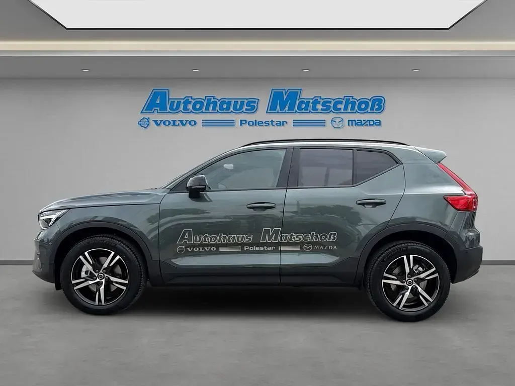 Gebraucht Volvo XC40 Plus 197 PS (144 kW) 2026 Forest lake / metallic SUV
