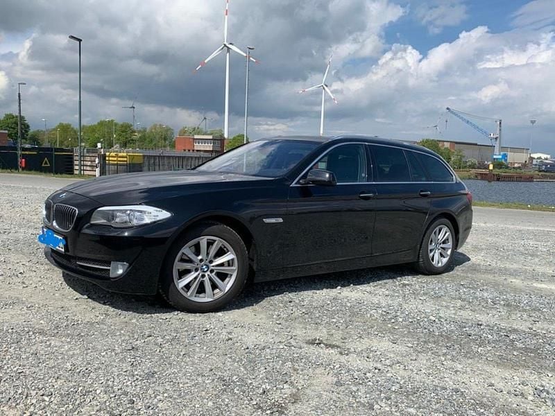 Gebraucht BMW 520 184 PS (135 kW) 2013 Schwarz Kombi
