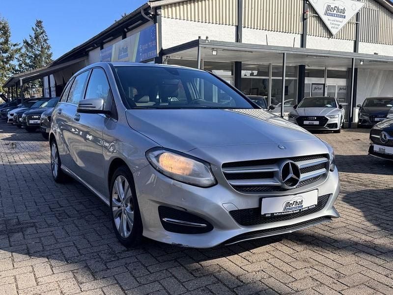 Gebraucht Mercedes B220 184 PS (135 kW) 2015 Silber Van / Kleinbus