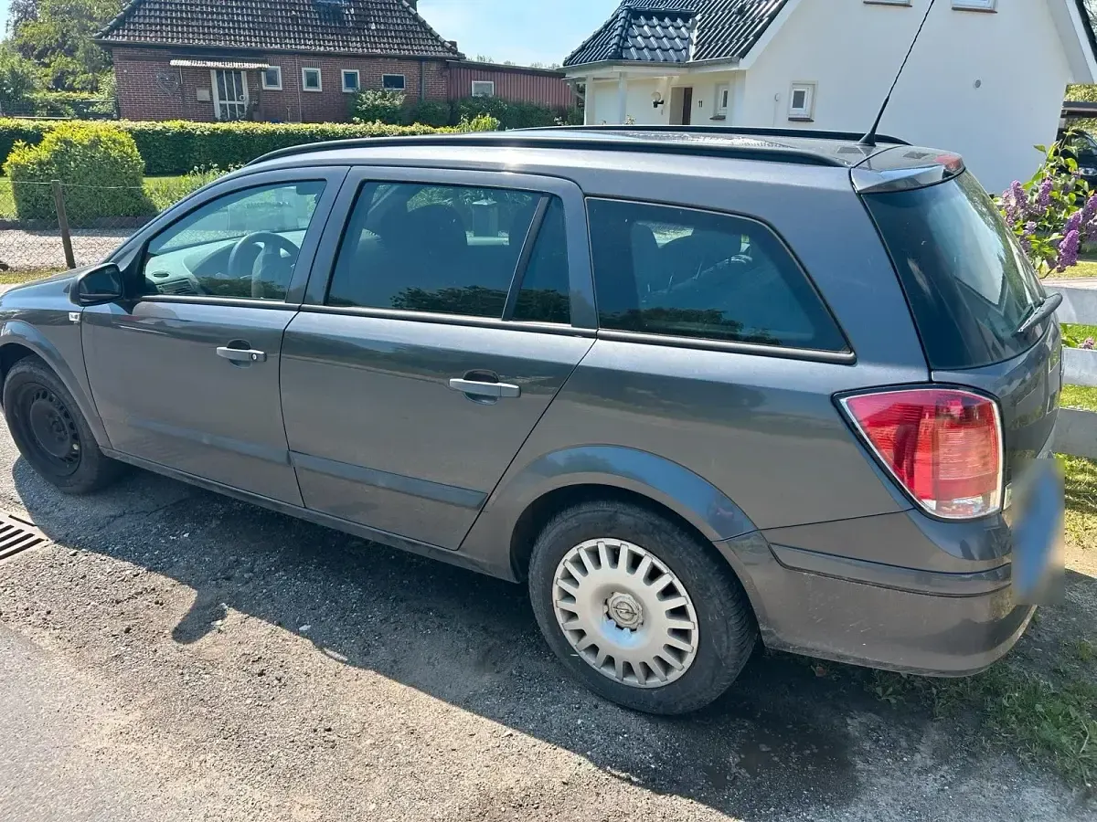 Gebraucht Opel Astra 90 PS (66 kW) 2009 Grau Kombi
