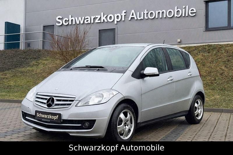 Silber Gebraucht 2010 Mercedes A180 Limousine | 6.990 € (Fairer Preis) - Bild 1/4