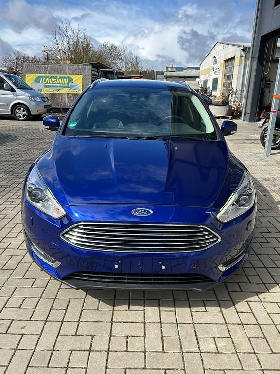 Second-hand Ford Focus Titanium 125 CP (91 kW) 2017 Albastru Berlinǎ