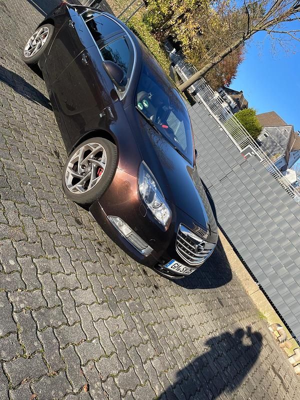 Braun Gebraucht 2012 Opel Insignia Limousine | 10.000 € - Bild 1/4