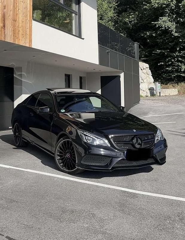 Gebraucht Mercedes E200 AMG 184 PS (135 kW) 2015 Schwarz Coupé