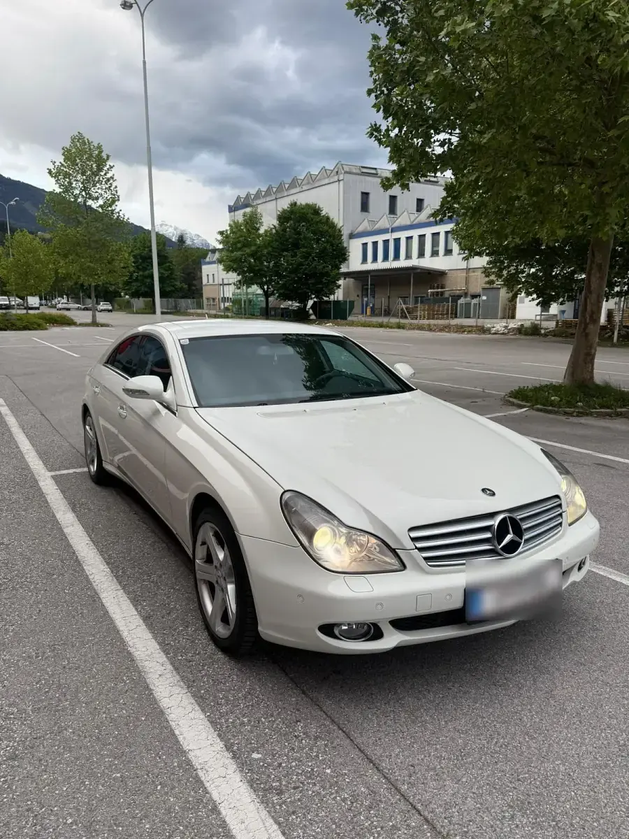 Gebraucht Mercedes CLS500 387 PS (284 kW) 2007 Weiß Coupé