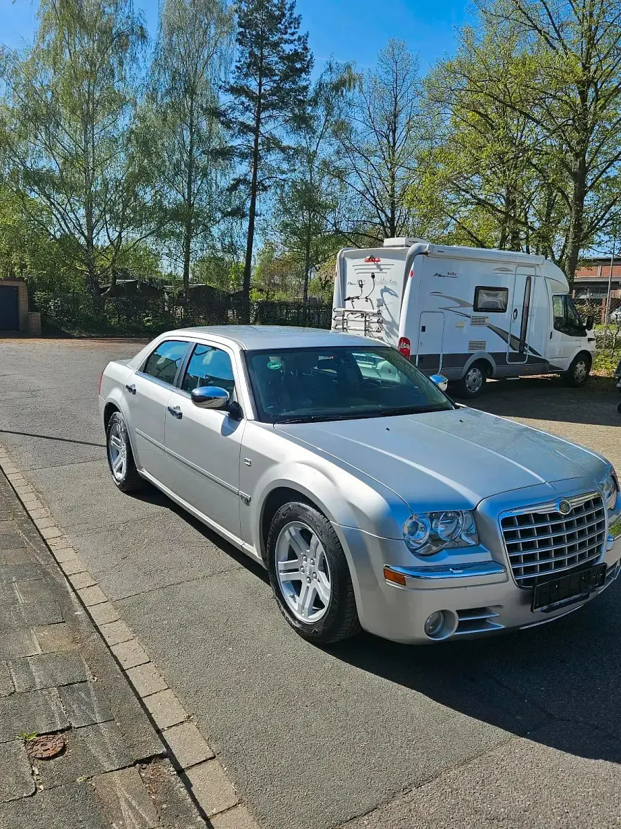 Second-hand Chrysler 300C 193 CP (141 kW) 2008 Gri Berlinǎ