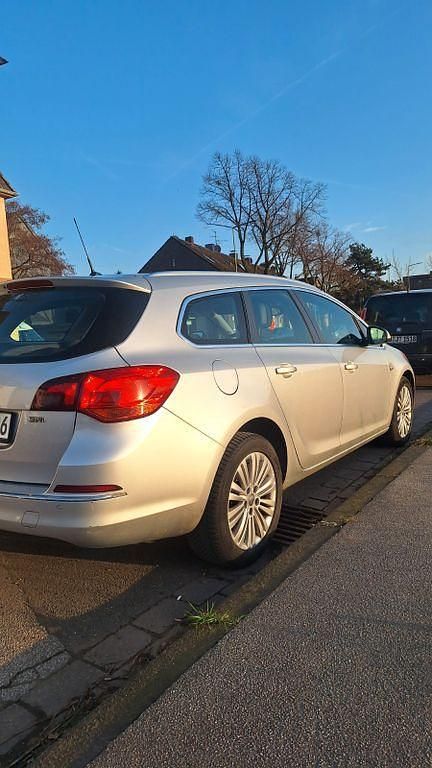 Gebraucht Opel Astra 165 PS (121 kW) 2013 Silber Kombi