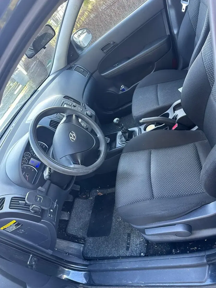 Używany Hyundai i30 109 KM (80 kW) 2009 Czarny Sedan/Limuzyna