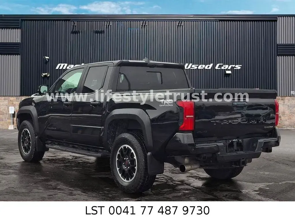 Gebraucht Toyota Tacoma T1 277 PS (203 kW) 2024 Schwarz Pickup