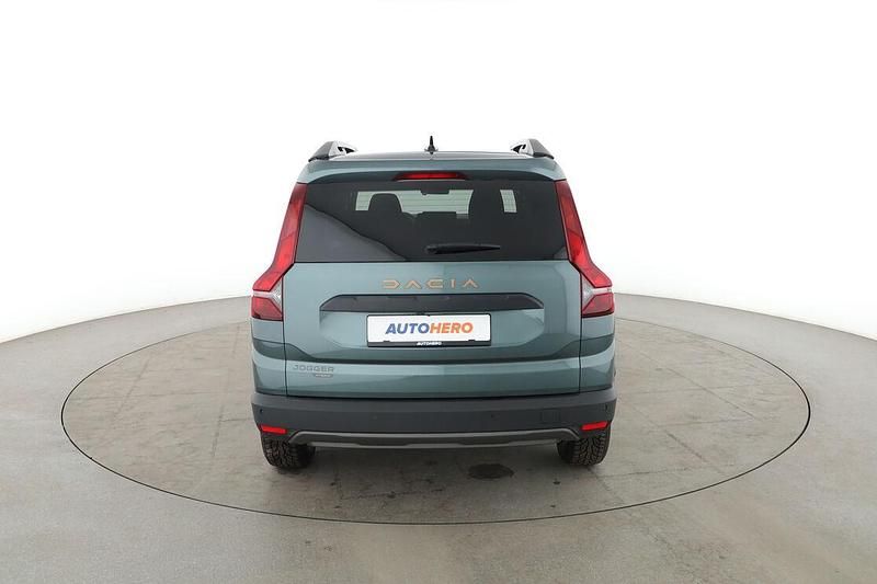 Gebraucht Dacia Jogger Extreme 141 PS (103 kW) 2024 Grün Van / Kleinbus