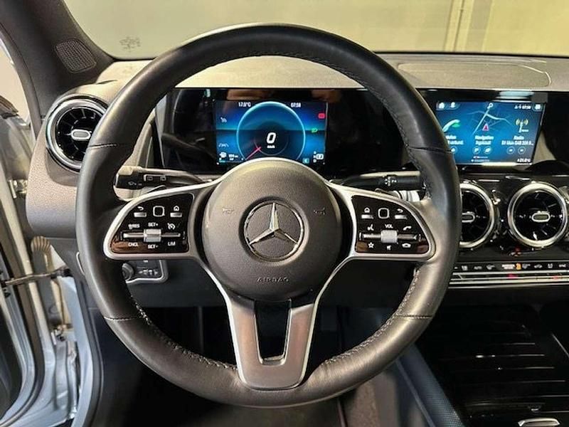 Gebraucht Mercedes GLB200 Style 150 PS (110 kW) 2022 Silber SUV