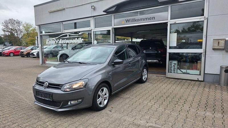 Grau Gebraucht 2012 VW Polo Match Limousine | 7.600 € (Fairer Preis) - Bild 1/4