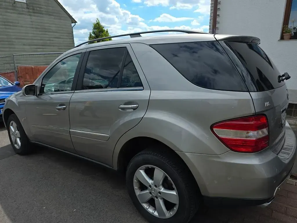 Gebraucht Mercedes ML420 306 PS (225 kW) 2007 Beige SUV