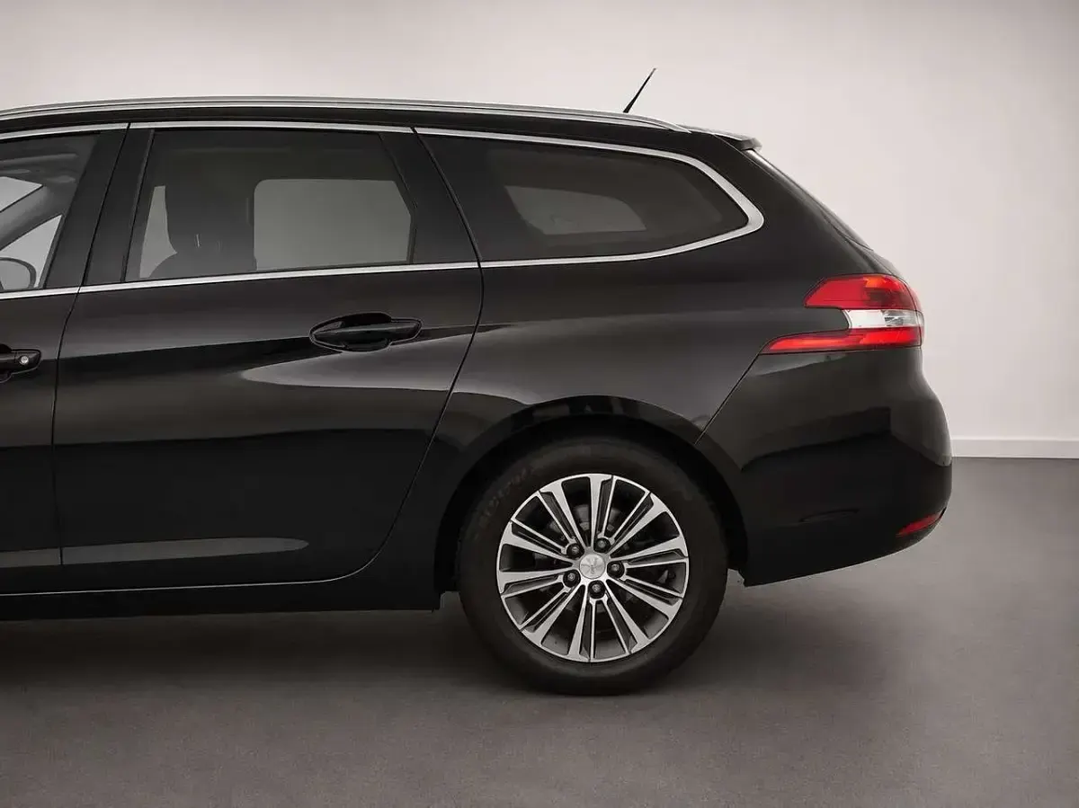 Gebraucht Peugeot 308 SW Allure 131 PS (96 kW) 2021 Noir perla nera Kombi