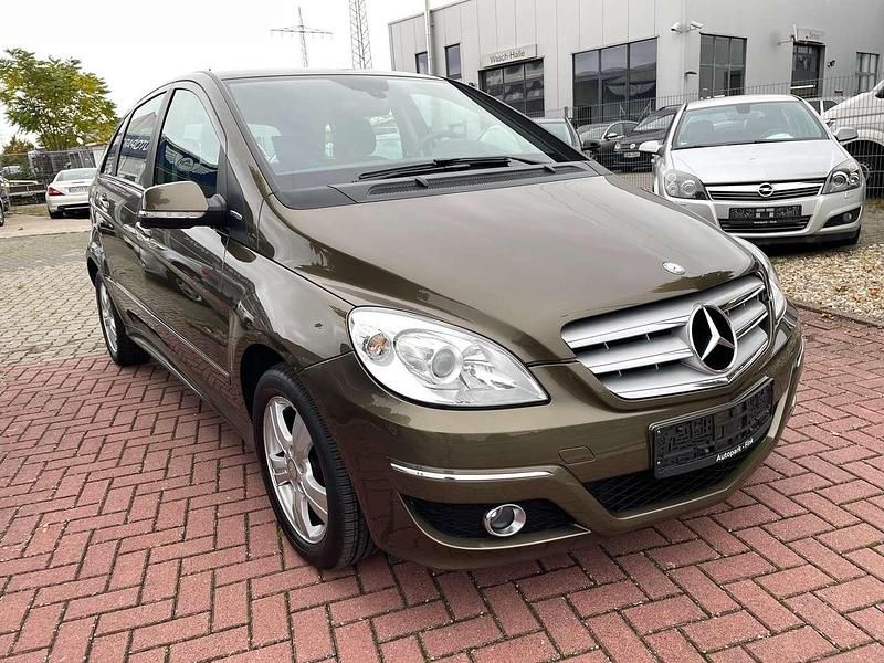 Gebraucht Mercedes B160 95 PS (69 kW) 2010 Braun Van / Kleinbus