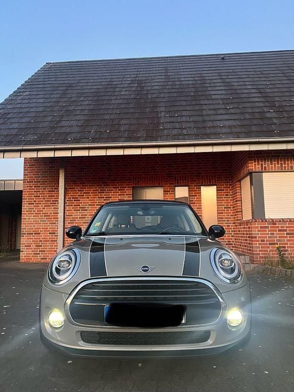Grau Gebraucht 2018 Mini Cooper D Kleinwagen | 13.300 € (Fairer Preis) - Bild 1/4
