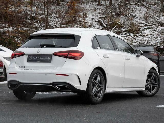 Gebraucht Mercedes A200 Advanced 163 PS (119 kW) 2024 Weiss unilack polarweiss Limousine