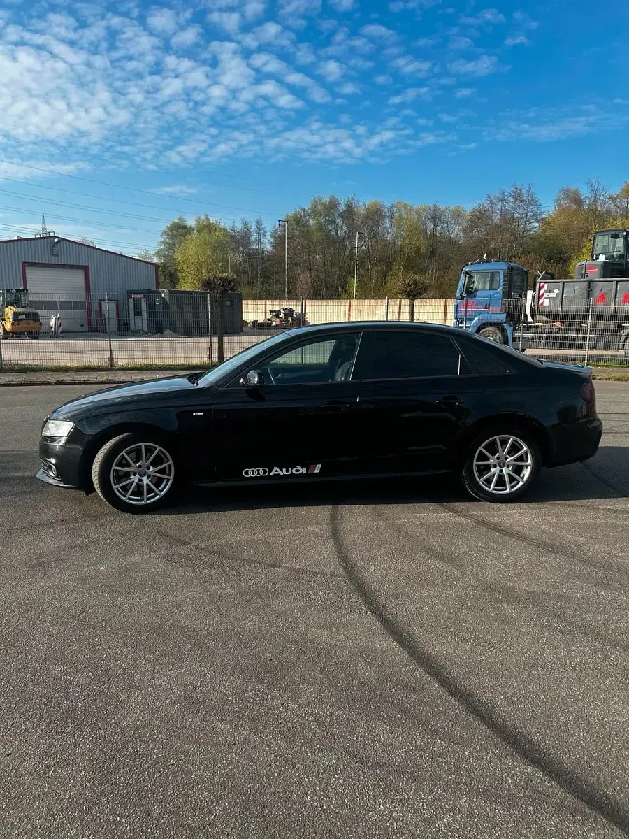 Gebraucht Audi A4 S-Line 120 PS (88 kW) 2010 Schwarz Limousine